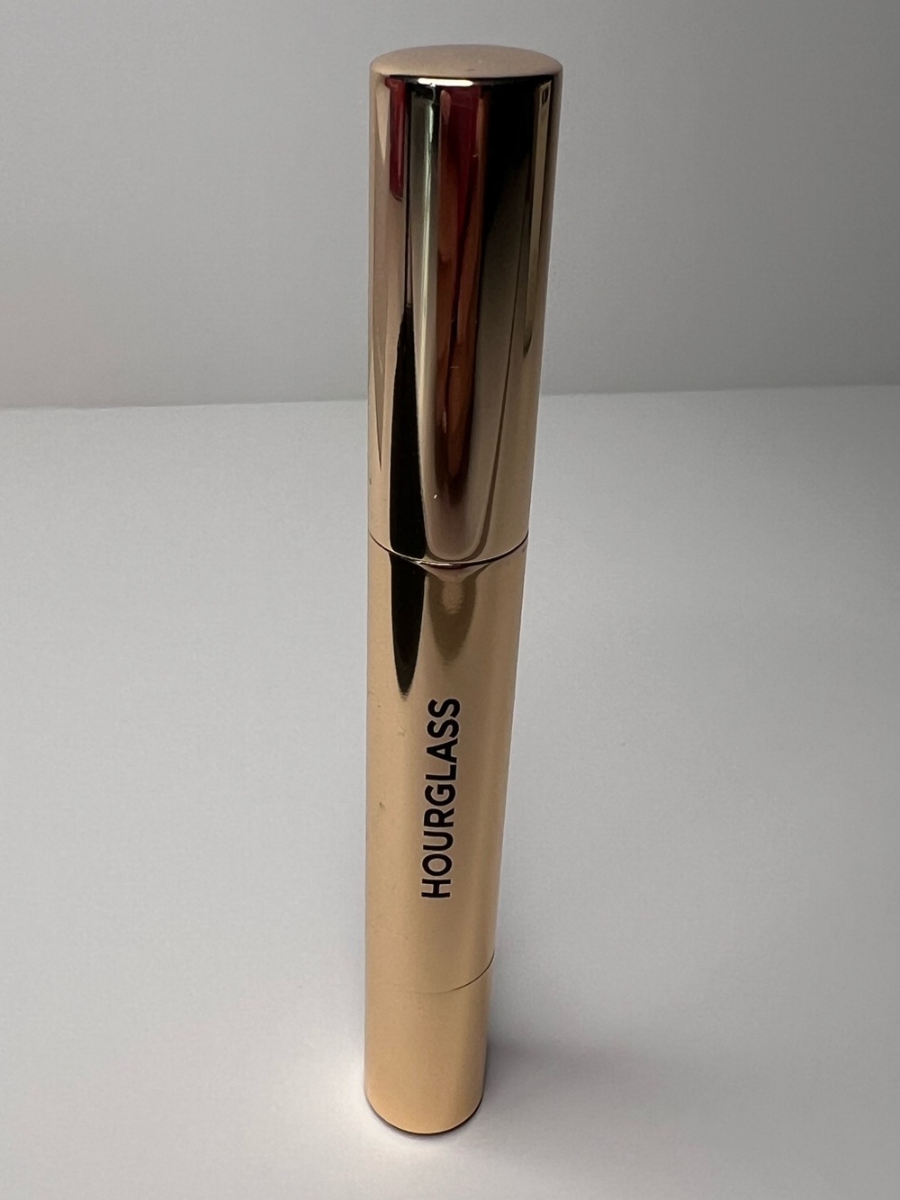 Hourglass Phantom Volumizing Glossy Lip Balm